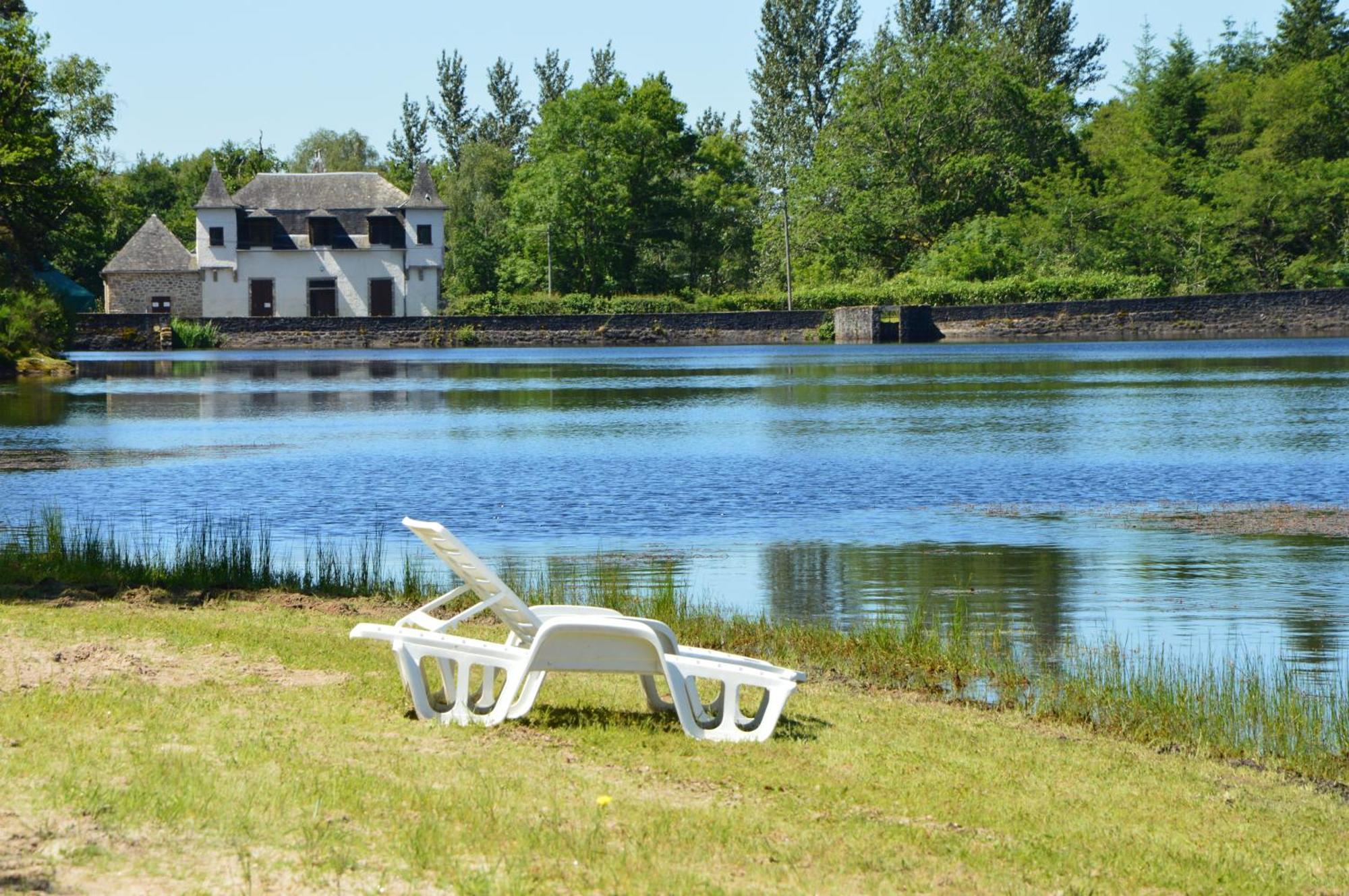 Domaine Des Etangs De Taysse Hotel Espagnac Exterior photo